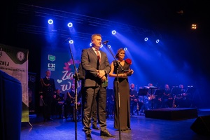 Koncert Orkiestry Morskiego Oddziału SG w NOSG z okazji 35. rocznicy powołania Straży Granicznej pt. "Zakochaj się w służbie" w CHDK