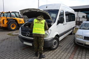 Mercedes Sprinter pozostał w kraju