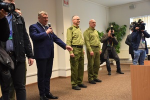 Szefowe parlamentów spotkały się z przedstawicielami Staży Granicznej na przejściu granicznym w Dorohusku.