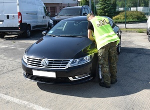 Kontrola legalności pochodzenia pojazdu prowadzona przez funkcjonariusza SG