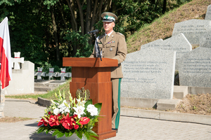 Gen. bryg. SG Jacek Szcząchor - Komendant NOSG, przemawia do zebranych gości podczas uroczystych obchodów 84. rocznicy bitwy pod Wytycznem