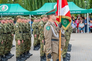 Uroczystość ślubowania nowych funkcjonariuszy SG na terenie komendy Nadbużańskiego Oddziału Straży Granicznej w Chełmie