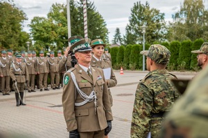 Uroczystość ślubowania nowych funkcjonariuszy SG na terenie komendy Nadbużańskiego Oddziału Straży Granicznej w Chełmie