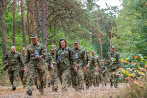 Uczestnicy marszu szlakiem KOP