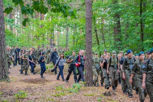 Uczestnicy marszu szlakiem KOP