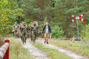 Uczestnicy marszu szlakiem KOP