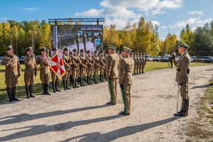 Uczestnicy uroczystych obchodów 85. rocznicy bitwy pod Wytycznem