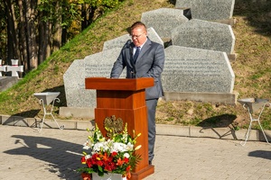 Uczestnicy uroczystych obchodów 85. rocznicy bitwy pod Wytycznem