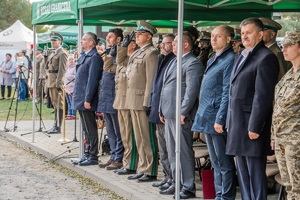 Uczestnicy uroczystych obchodów 85. rocznicy bitwy pod Wytycznem