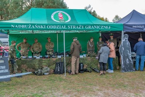 Uczestnicy uroczystych obchodów 85. rocznicy bitwy pod Wytycznem