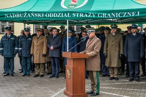 Uczestnicy uroczystości nadania imienia  Placówce SG &quot;Brygady KOP Polesie&quot; na terenie Placówki NOSG w Terespolu.