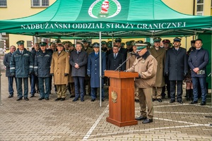 Uczestnicy uroczystości nadania imienia  Placówce SG &quot;Brygady KOP Polesie&quot; na terenie Placówki NOSG w Terespolu.