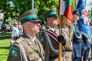 Poczet sztandarowy Nadbużańskiego Oddziału SG podczas wojewódzkich obchodów 234. rocznicy uchwalenia Konstytucji 3 Maja w Lublinie