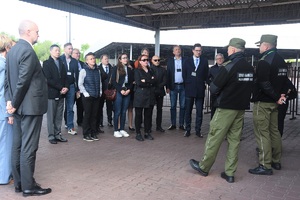 Dyplomaci Unii Europejskiej podczas spotkania z funkcjonariuszami SG w Placówce NOSG w Terespolu