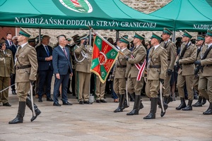 Uroczysta defilada podczas obchodów 34. rocznicy powstania Nadbużańskiego Oddziału Straży Granicznej