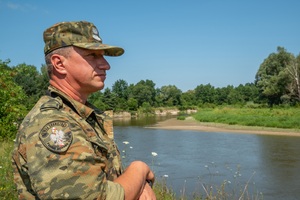 Funkcjonariusze NOSG podczas wykonywania czynności służbowych