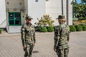 Złożenie meldunku Komendantowi NOSG przez Naczelnika WOiP