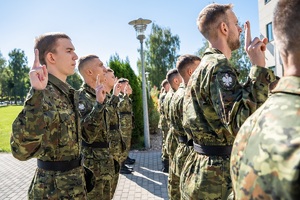 Ślubowanie nowo przyjętych funkcjonariuszy SG