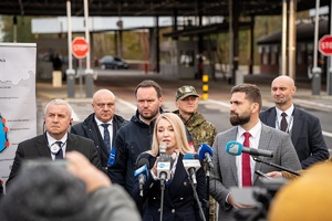 Wizyta posłów do Parlamentu Europejskiego na wschodniej granicy Polski