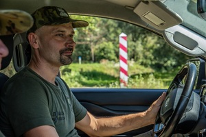 Funkcjonariusze podczas wykonywania czynności służbowych