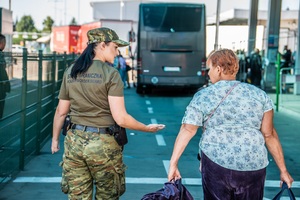 Funkcjonariusze podczas wykonywania czynności służbowych