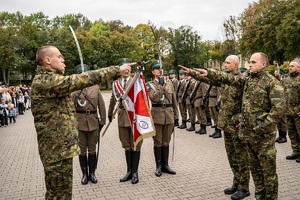 Funkcjonariusze NOSG podczas uroczystego apelu na terenie komendy oddziału NOSG w Chełmie